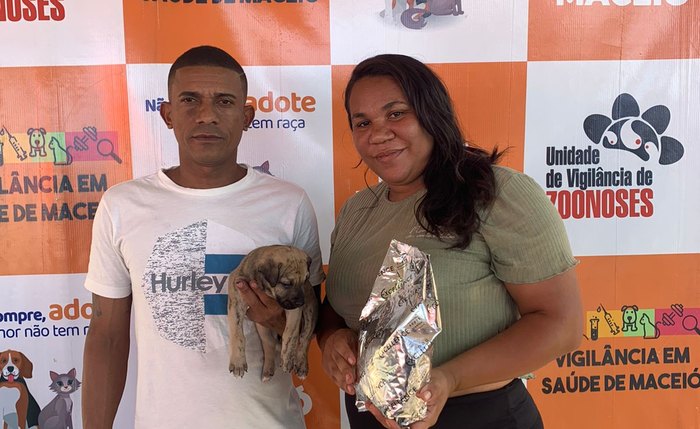 Realizada todos os domingos pela Unidade de Vigilância de Zoonoses, a feira conta com parceria de ONGs que atuam na proteção ao bem-estar animal Realizada todos os domingos pela Unidade de Vigilância de Zoonoses, a feira conta com parceria de ONGs que atuam na proteção ao bem-estar animal