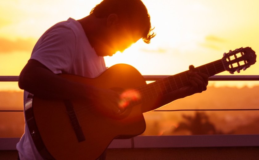 Nova atração do Quinta no Arena apresenta show acústico