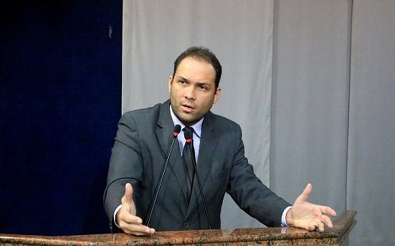 Deputado Dudu Ronalsa entra com Ação Popular para impedir a abertura do Corredor Vera Arruda