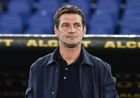 Inter de Milão confirma Cristian Chivu como novo treinador