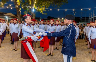 Concluintes do Ensino Médio celebram formatura no Colégio da Polícia Militar da capital