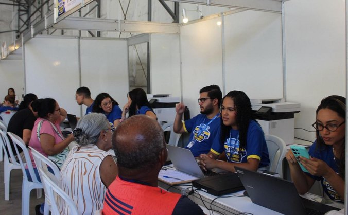 Diversas empresas participam