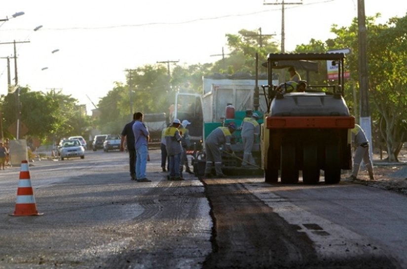 Iniciada nova pavimentação na Avenida Cachoeira do Meirim