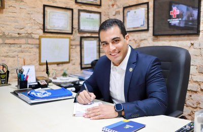 Galba Netto anuncia antecipação do 13° dos servidores da Câmara Municipal