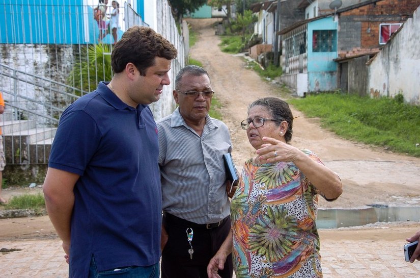 Vice-prefeito Marcelo Palmeira vistoria serviços em bairros