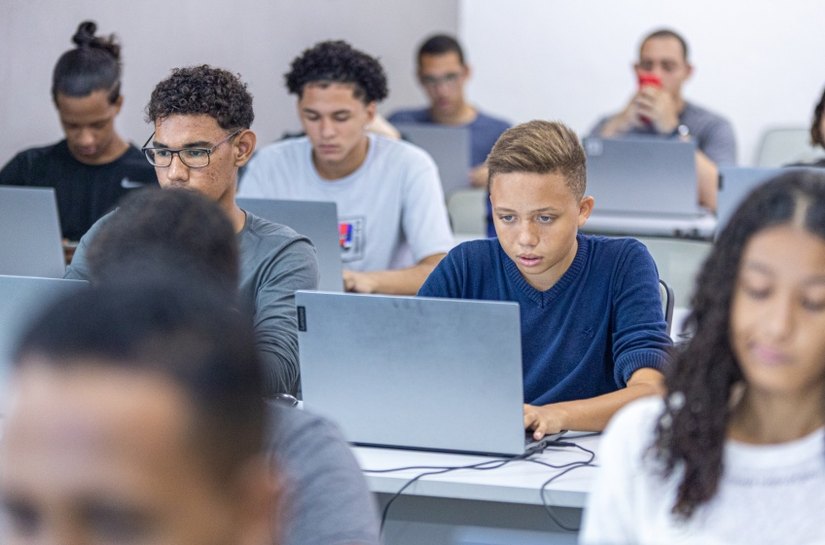 Emprega Jovem segue com vagas para cursos gratuitos em Maceió