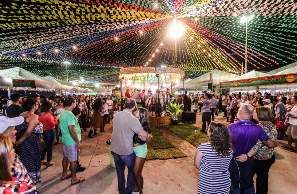 ARRAIÁ DO POVO 