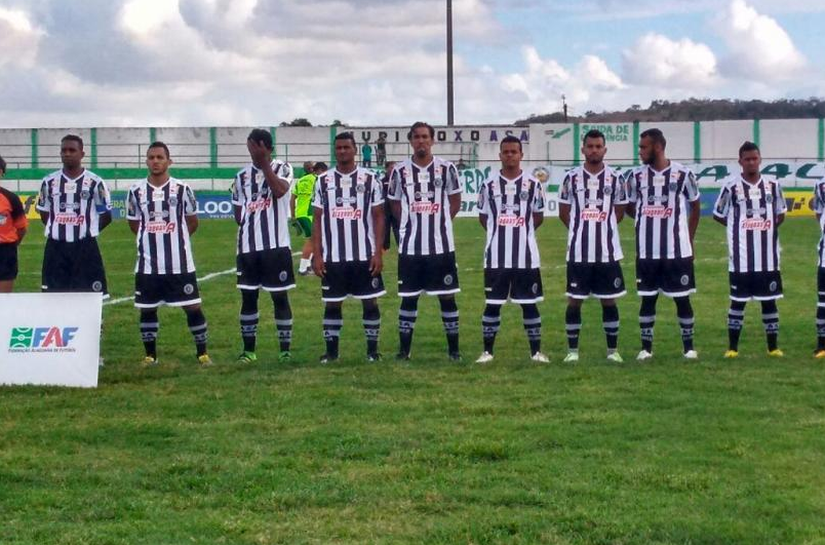Maurílio Silva relaciona 18 jogadores para partida contra a Ferroviária-SP