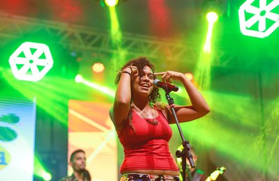 Abril pra Cultura valoriza artistas e mantém tradição dos bairros do Pontal e Jaraguá