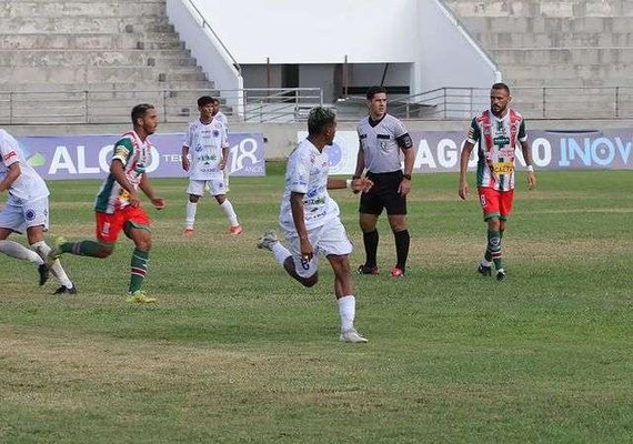 Em Arapiraca Cruzeiro não toma conhecimento do CSE e vence por 2 a 1