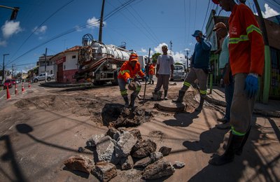 Infraestrutura reconstrói trecho de rede de drenagem no bairro do Poço