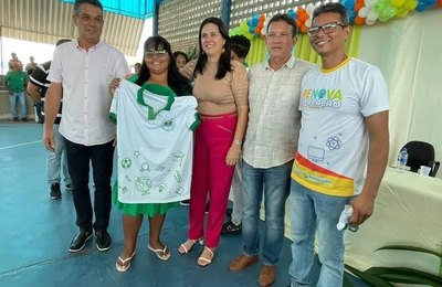 Prefeitura de Branquinha vai entregar fardamento escolar para 3 mil alunos da rede municipal