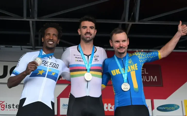 Lauro Chaman é ouro em etapa a Copa do Mundo de ciclismo de estrada