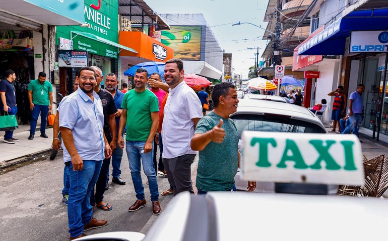 Chico Filho comemora novas permissões para taxistas em Maceió