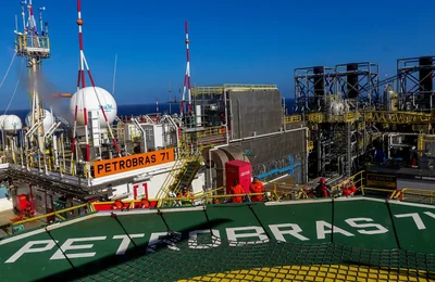 Brasil bate pela 1ª vez marca de 5 milhões de barris de petróleo e gás