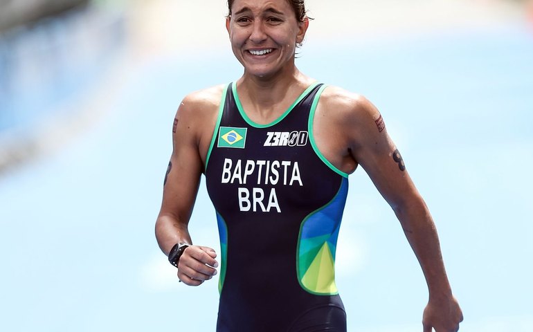 Triatleta Luisa Baptista tem 'melhora geral a cada dia', informa Hospital das Clínicas