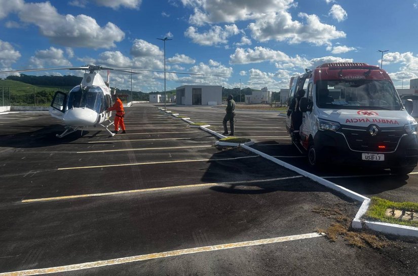 Departamento Estadual de Aviação é acionado para operação de resgate a vítimas de incêndio em embarcação