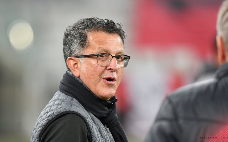 Athletico-PR anuncia contratação do técnico Juan Carlos Osorio, ex-São Paulo