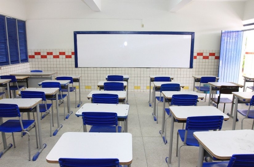 Seduc entrega 10 mil carteiras às Gerências Regionais