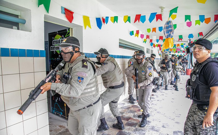 Simulado de intervenção em ataque a escolas encerra instruções do 2º Estágio de Policiamento Escolar da PM