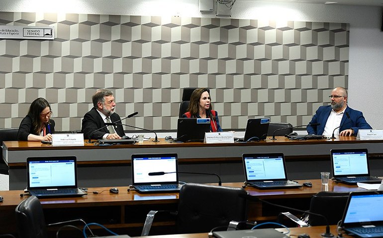 Debate aponta descumprimento de metas do Plano Nacional de Educação