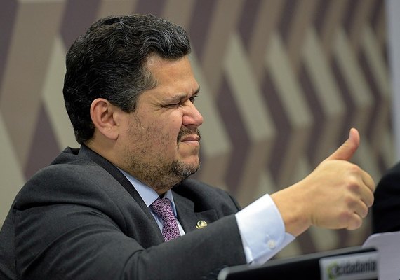 Alcolumbre faz aceno a Lula e diz que sabe da 'sua capacidade de liderar o Brasil'