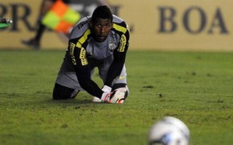 Goleiro do Santos é vítima de racismo em Porto Alegre