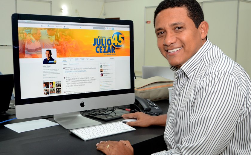 Júlio Cezar conversa com eleitores e comunicadores pelo Twitter