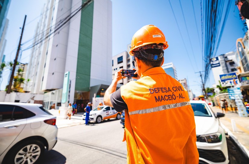 Prefeitura de Maceió garante apoio às vítimas de incêndio em hotel na Pajuçara