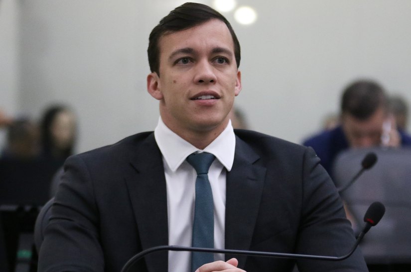 Projeto de lei obriga unidades de saúde a disponibilizarem macas para pessoas com obesidade
