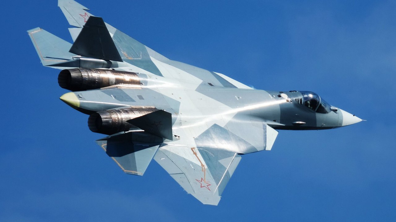 Piloto de testes russo explica por que o caça Su-57 supera todos os análogos do mundo