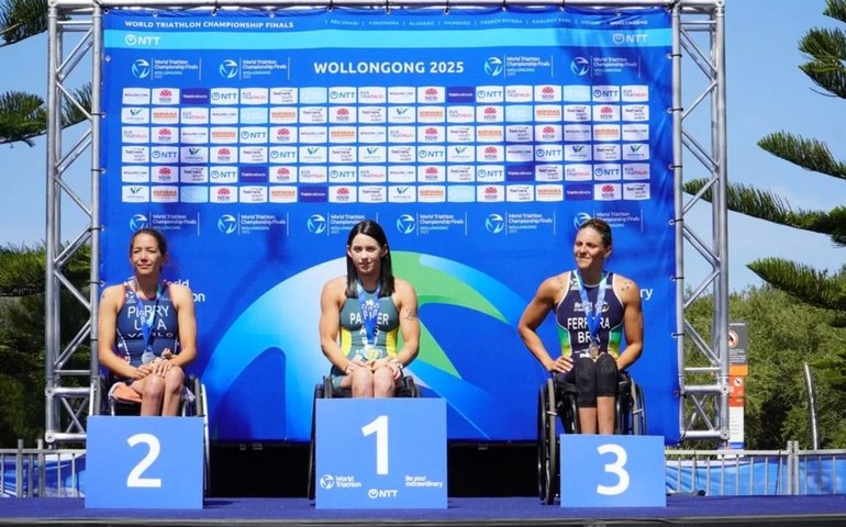 Jéssica Ferreira conquista bronze no Mundial de triatlo paralímpico