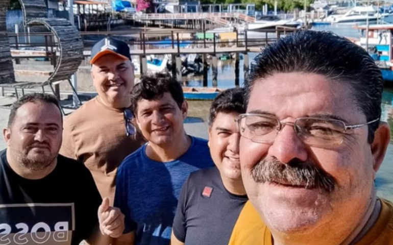 Vereadores eleitos de Palmeira dos Índios se refugiam em praia paradisíaca antes de posse e eleição na Câmara