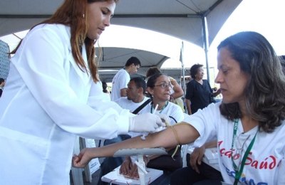 Hemoal realiza cadastro para doação de medula óssea no Shopping Pátio