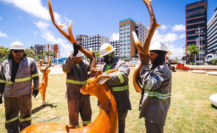 Ornamentação natalina é alvo de vandalismo dias após instalação na orla da Pajuçara
