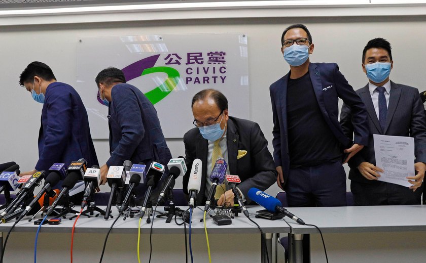 Em meio à repressão, segundo maior partido democrático de Hong Kong é dissolvido