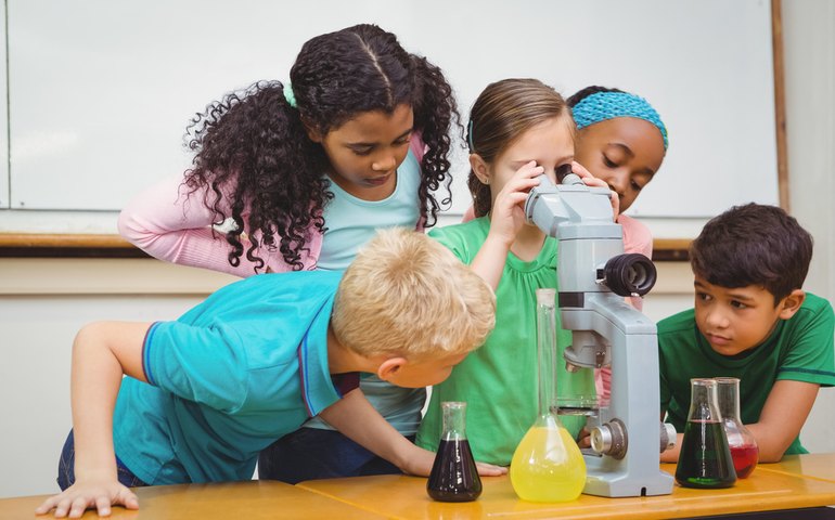 CAPES oferece programa para especializar professores de Ciências