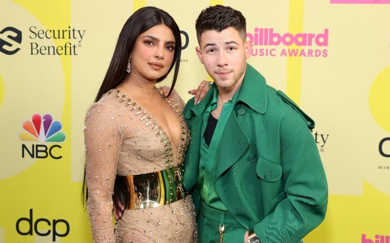 Priyanka Chopra e Nick Jonas anunciam nascimento do primeiro filho