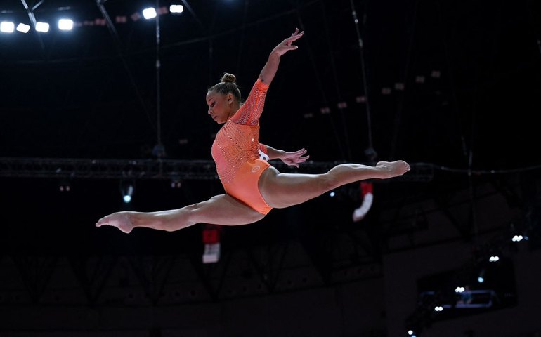 Flávia Saraiva vai à final da trave no Mundial de Ginástica Artística