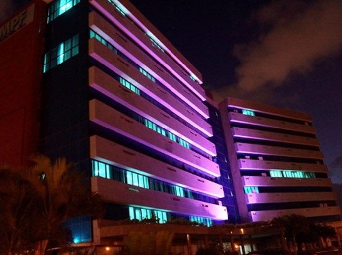 MPF em Alagoas ilumina sua fachada em apoio à campanha Outubro Rosa
