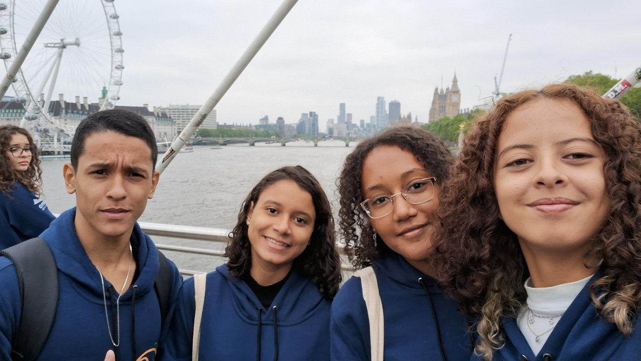 Alunos do Colégio Tiradentes guardam lembranças inesquecíveis da viagem de intercâmbio à Inglaterra