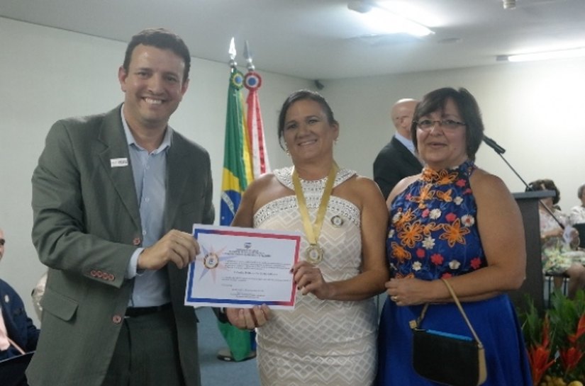 Comenda homenageia educadoras alagoanas