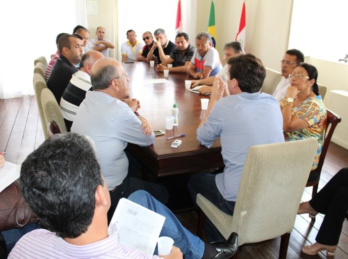 Penedo: Executivo e Legislativo se unem para acabar com problemas históricos