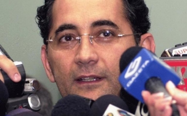 João Paulo Cunha deve se entregar à PF no início da tarde