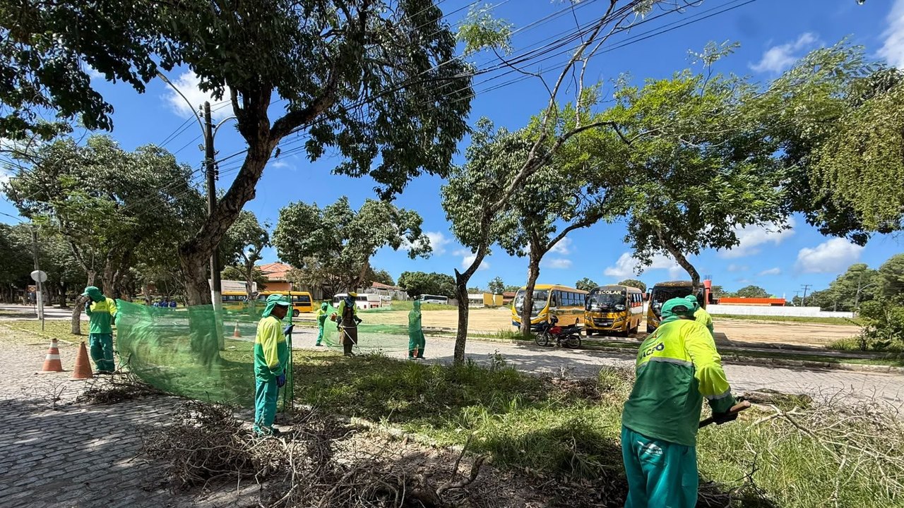 Autarquia Municipal de Limpeza Urbana realiza mutirão no campus da Ufal