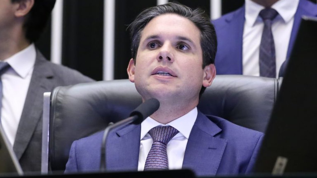 Sob pressão na Câmara, Motta anuncia votação para criar cargo de líder da bancada cristã