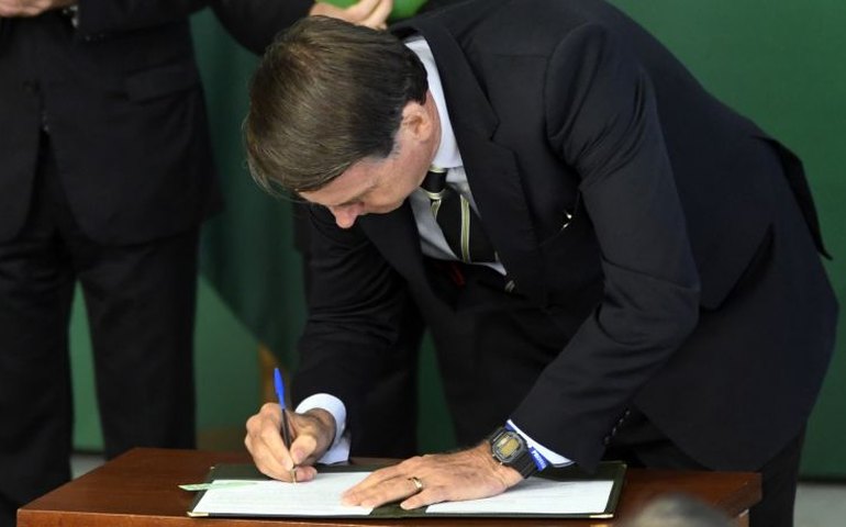 Bolsonaro assina decreto que institui Plano Nacional de Fertilizantes 2022-2050