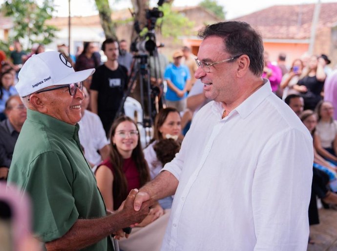 Com entrega de nova UBS, Luciano realiza antigo sonho de moradores da Comunidade Pau Ferro