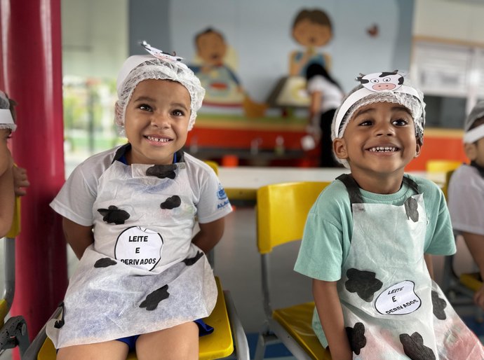 Creche Cria realiza ação educativa na Semana da Alimentação Escolar, na Grota do Cigano