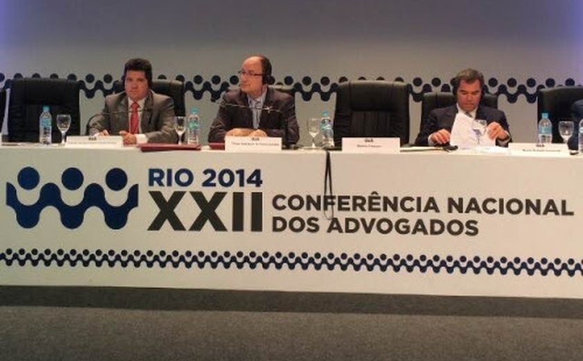 Presidente da OAB/AL preside painel na Conferência Nacional dos Advogados